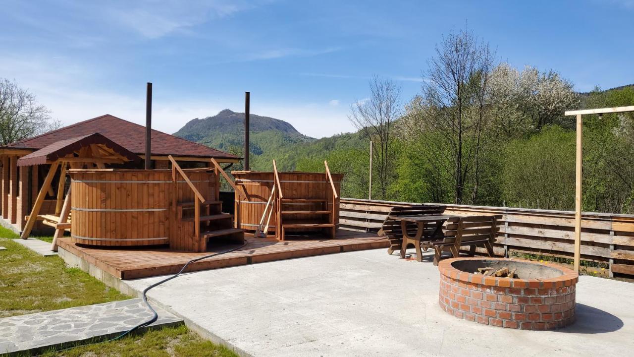 Catunul Din Podei A-Frame Dragoslavele Exteriér fotografie